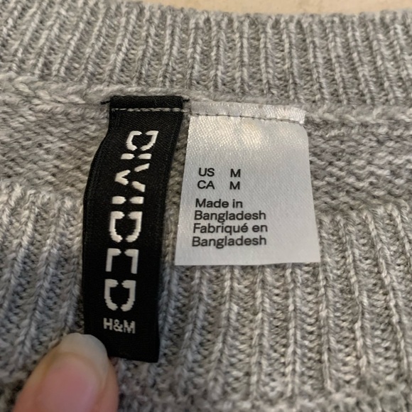 H&M Divided Gray Ribbed Knit Cropped Sweater - Size M - Picture 4 of 5
